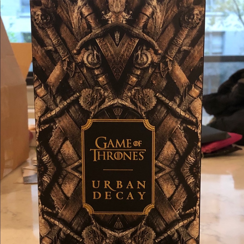 GOT Urban Decay Limited Edition Eyeshadow Palette